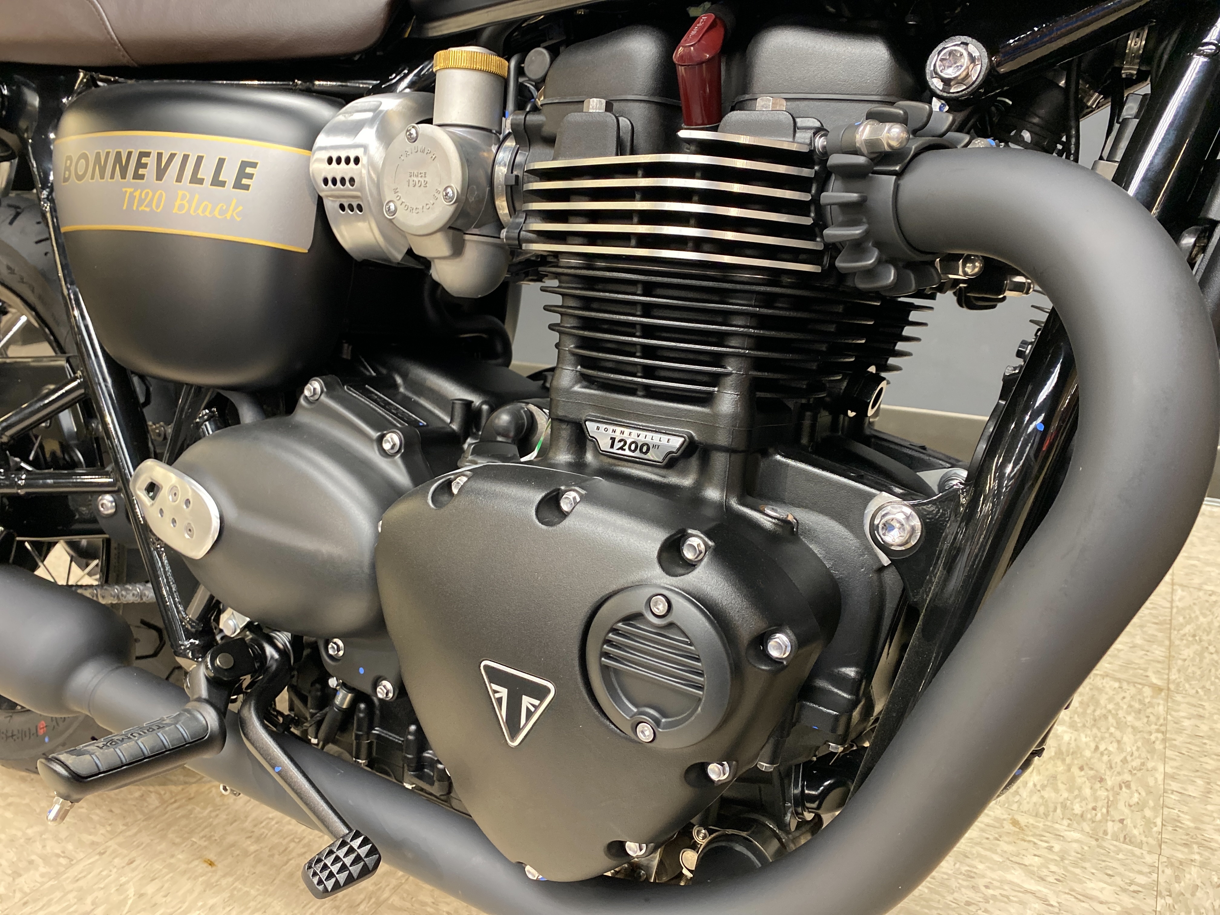 2022 Triumph Bonneville T120 Black at Sloans Motorcycle ATV, Murfreesboro, TN, 37129