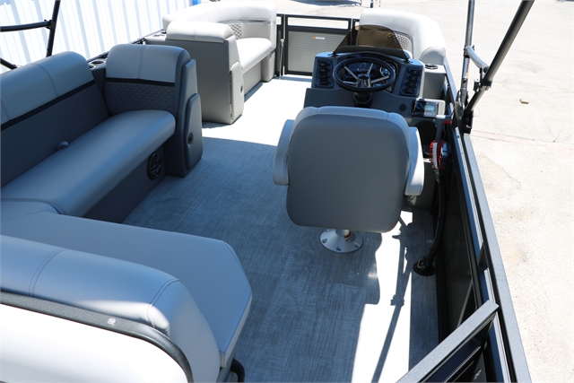 2022 Qwest 820 LT Lanai Pontoon at Jerry Whittle Boats