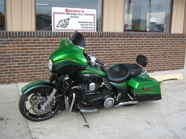 2011 Harley-Davidson Street Glide CVO at Brenny's Motorcycle Clinic, Bettendorf, IA 52722