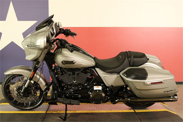 2023 Harley-Davidson Street Glide CVO Street Glide at Texas Harley