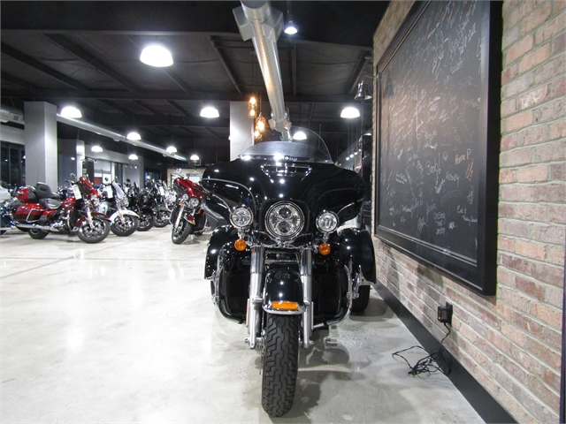 2016 Harley-Davidson Trike Tri Glide Ultra at Cox's Double Eagle Harley-Davidson
