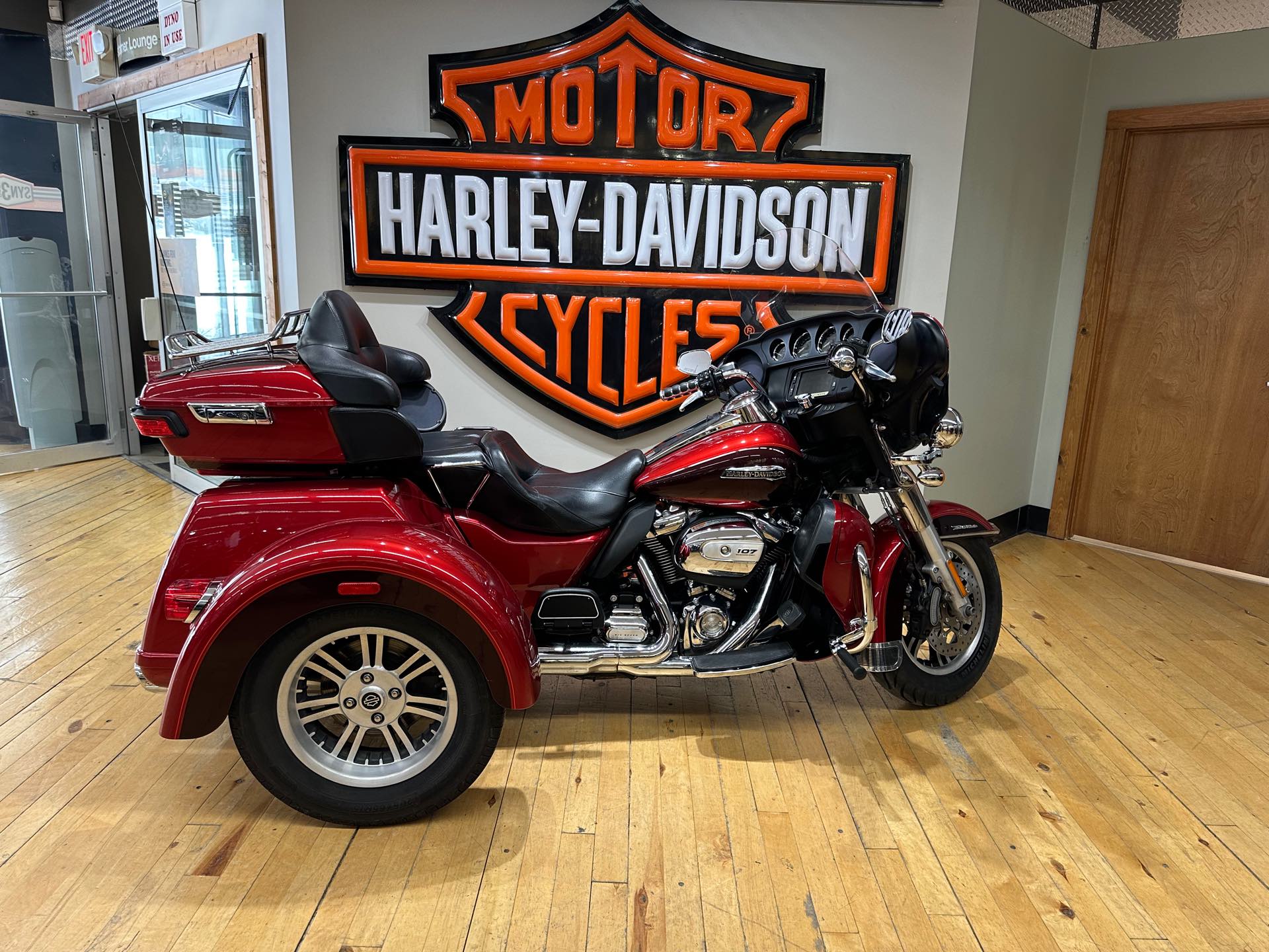 2018 Harley-Davidson Trike Tri Glide Ultra at Zips 45th Parallel Harley-Davidson
