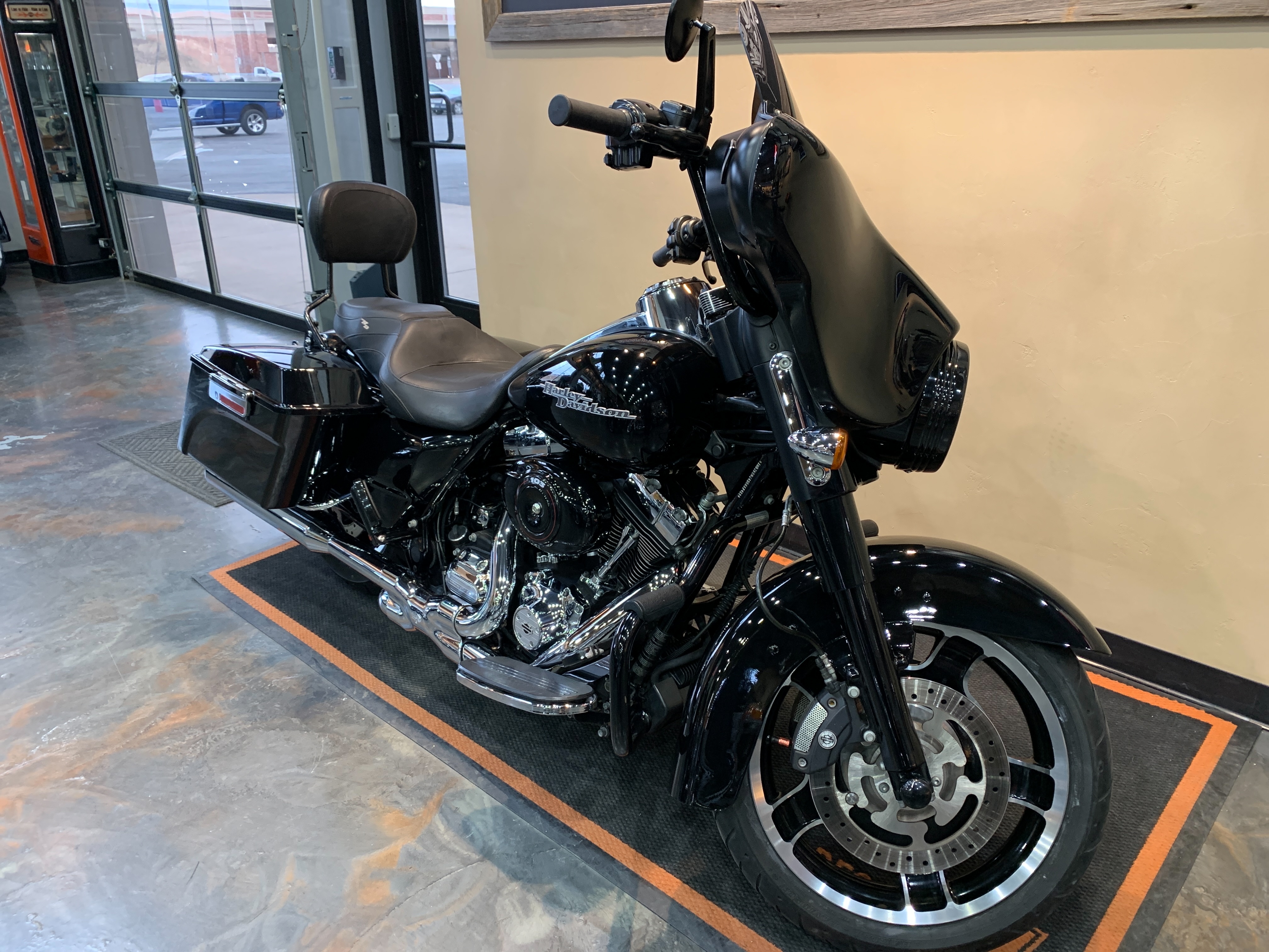 2013 Harley-Davidson Street Glide Base at Vandervest Harley-Davidson, Green Bay, WI 54303