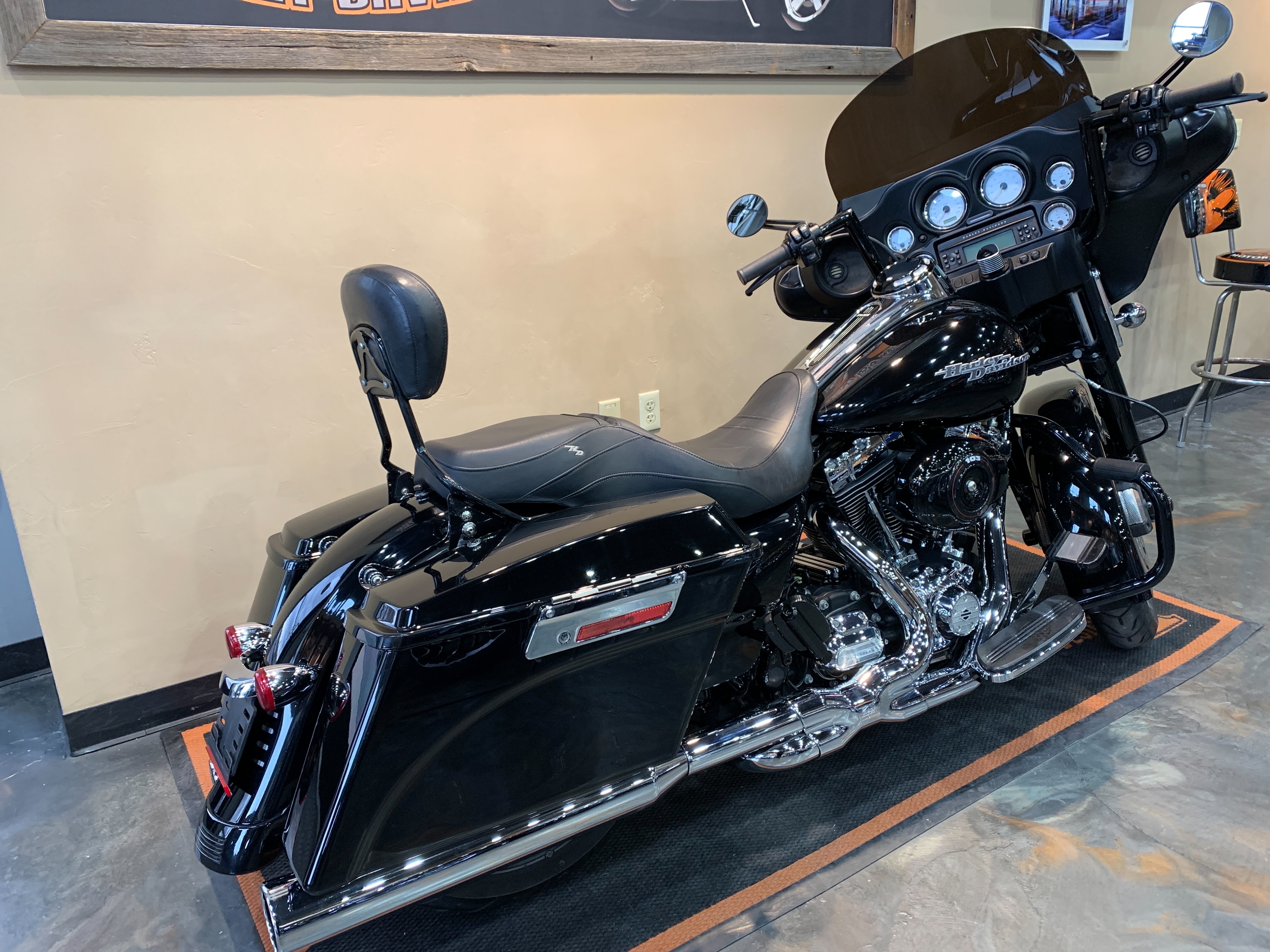 2013 Harley-Davidson Street Glide Base at Vandervest Harley-Davidson, Green Bay, WI 54303