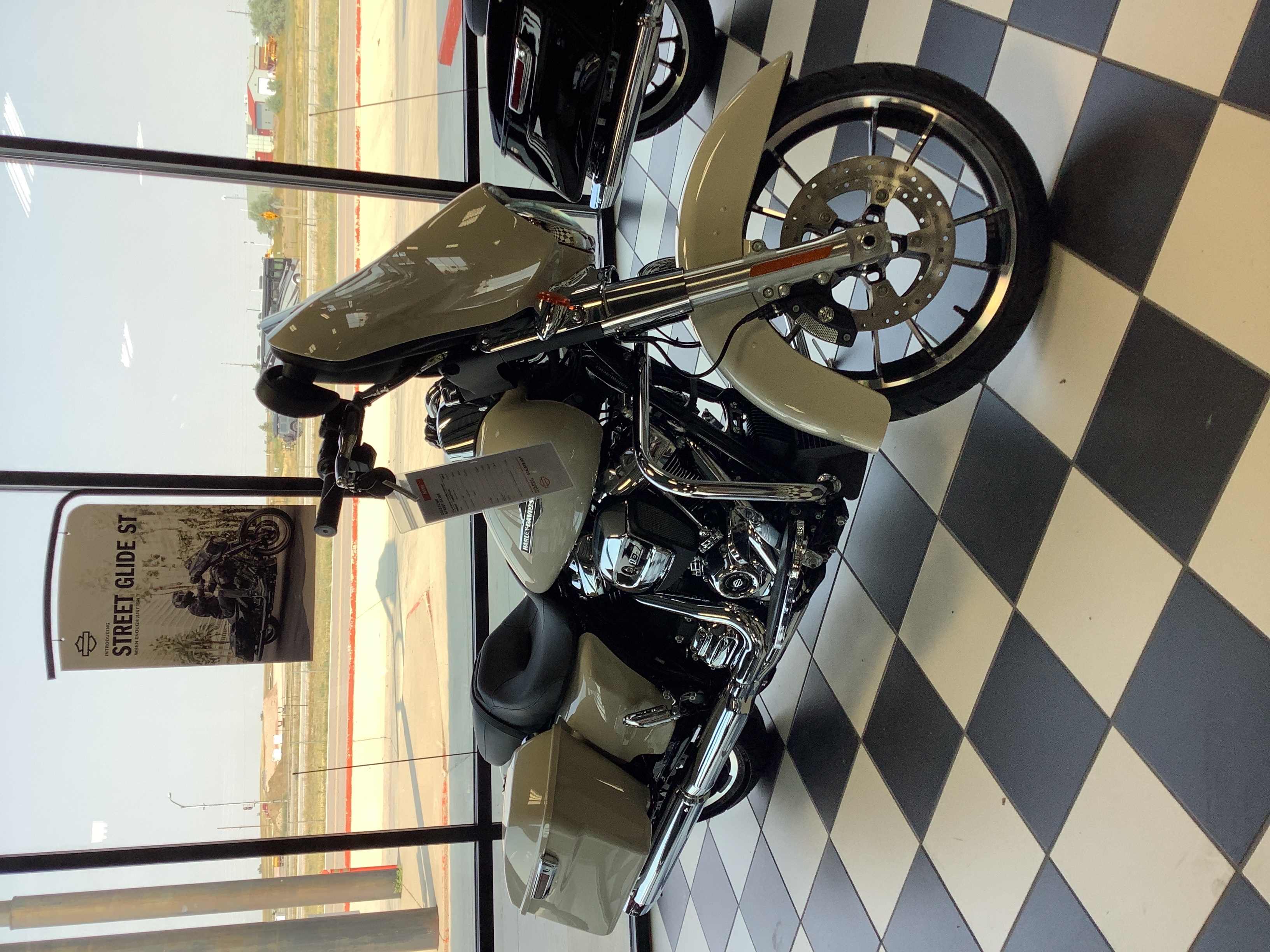 2022 Harley-Davidson Street Glide Base at Deluxe Harley Davidson