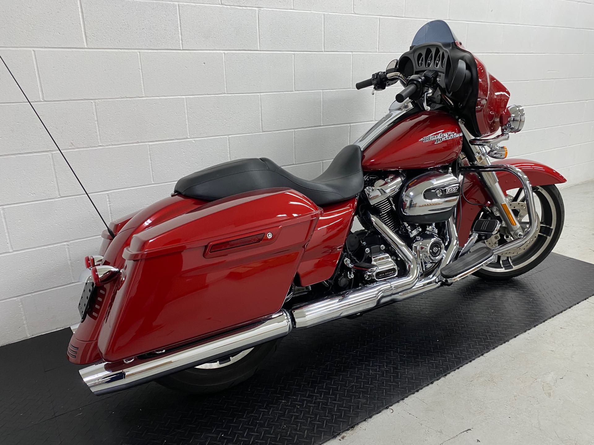 2018 Harley-Davidson Street Glide Base at Destination Harley-Davidson®, Silverdale, WA 98383