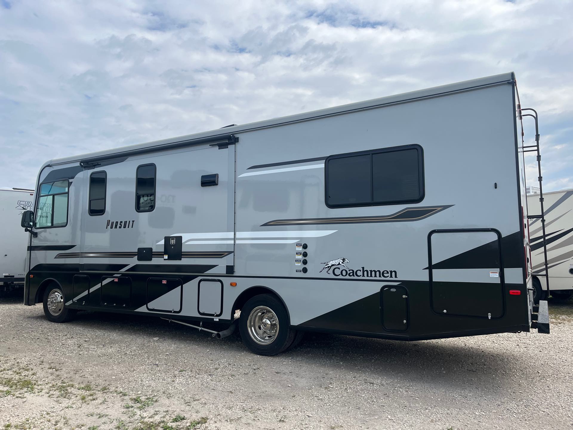 2024 Coachmen Pursuit 29XPS at Prosser's Premium RV Outlet