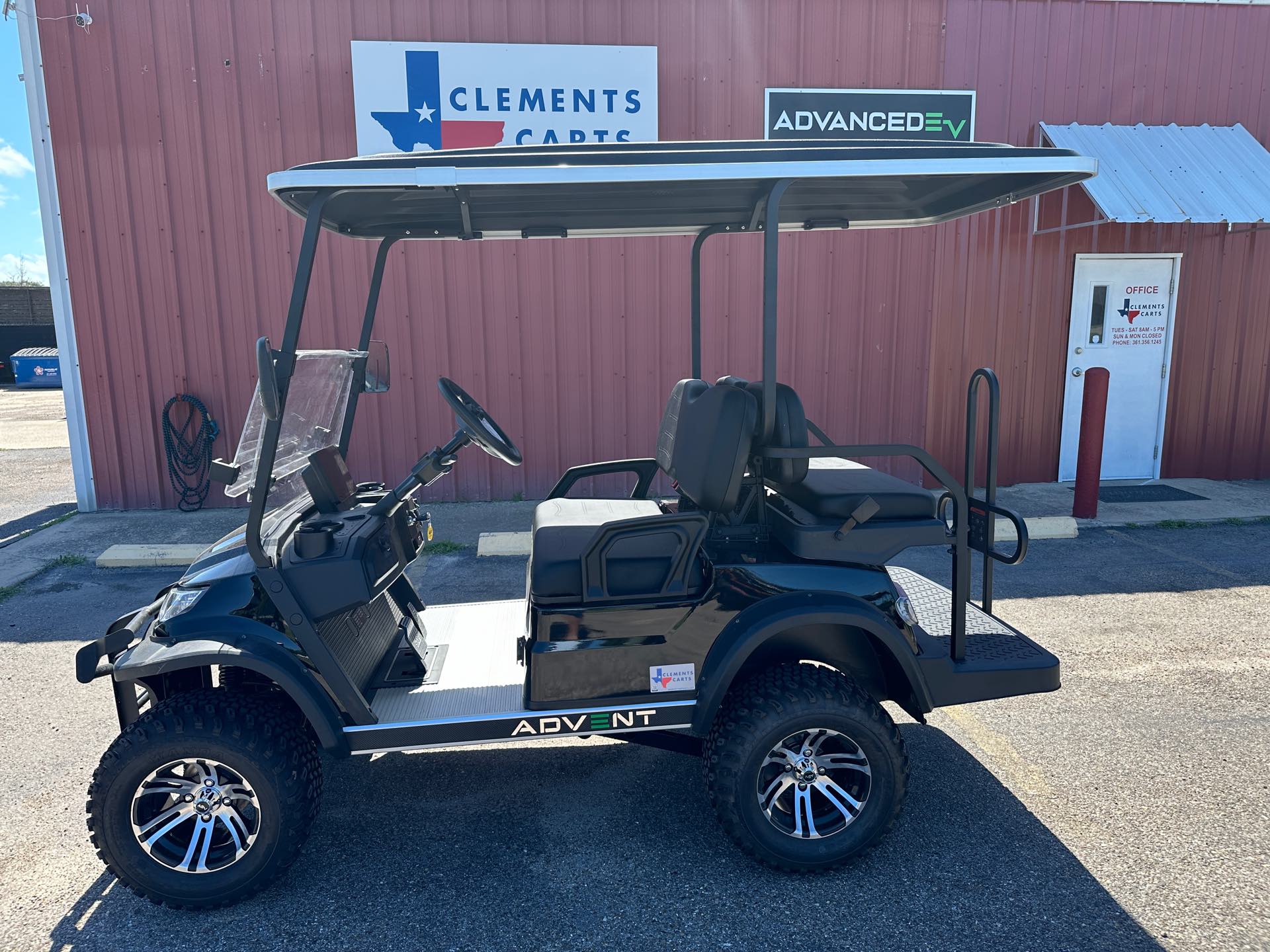 2024 Advanced EV Advent 4L at Clements Carts