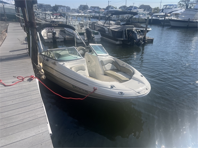 2006 Sea Ray 200 Sun Deck at Baywood Marina