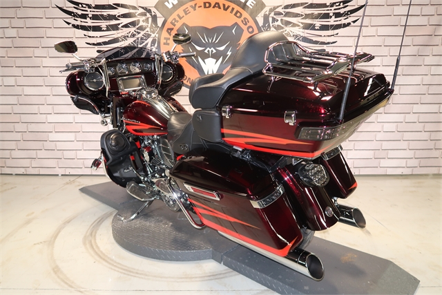 2017 Harley-Davidson Electra Glide CVO Limited at Wolverine Harley-Davidson