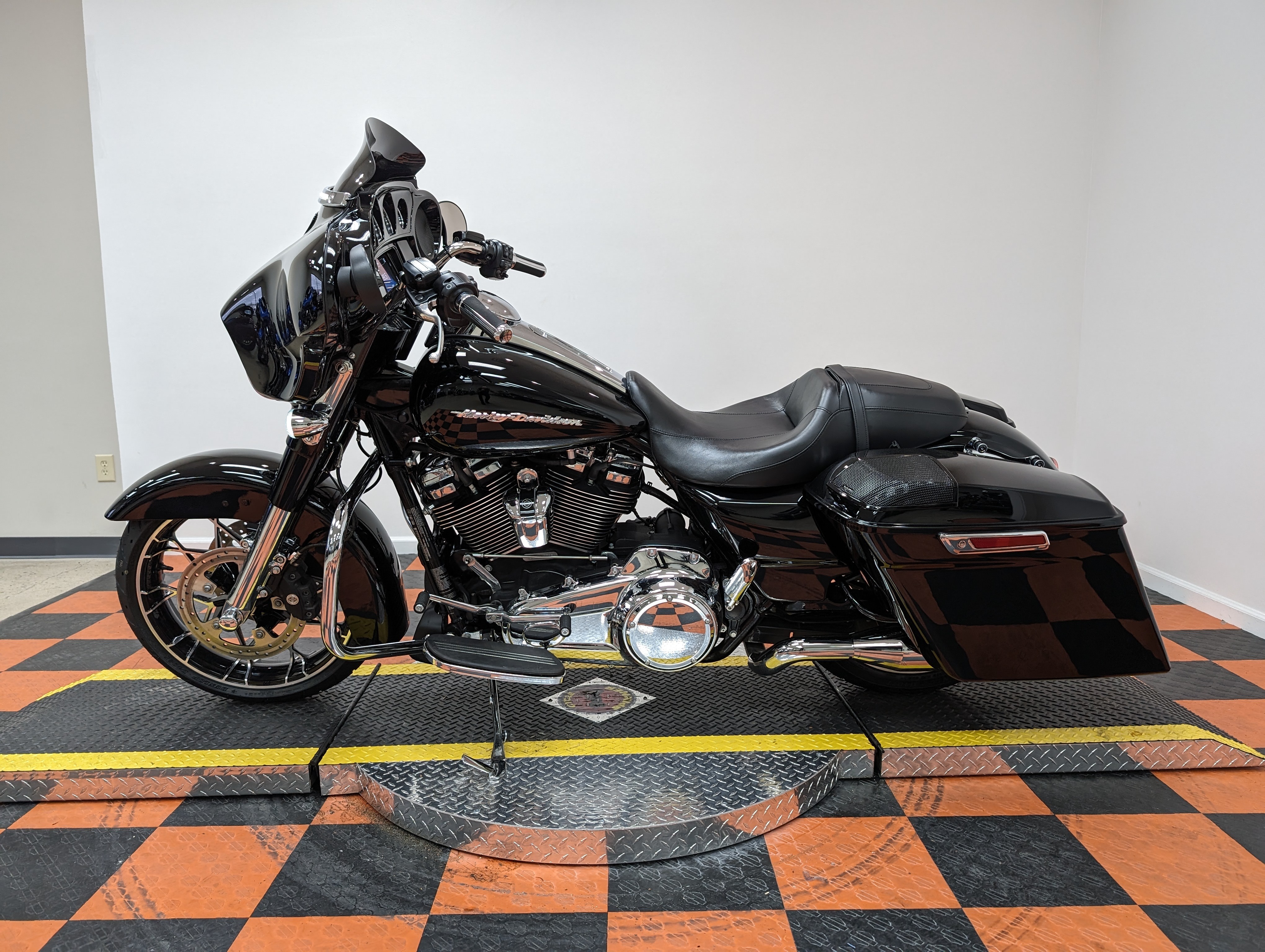 2019 Harley-Davidson Street Glide Base at Harley-Davidson of Indianapolis