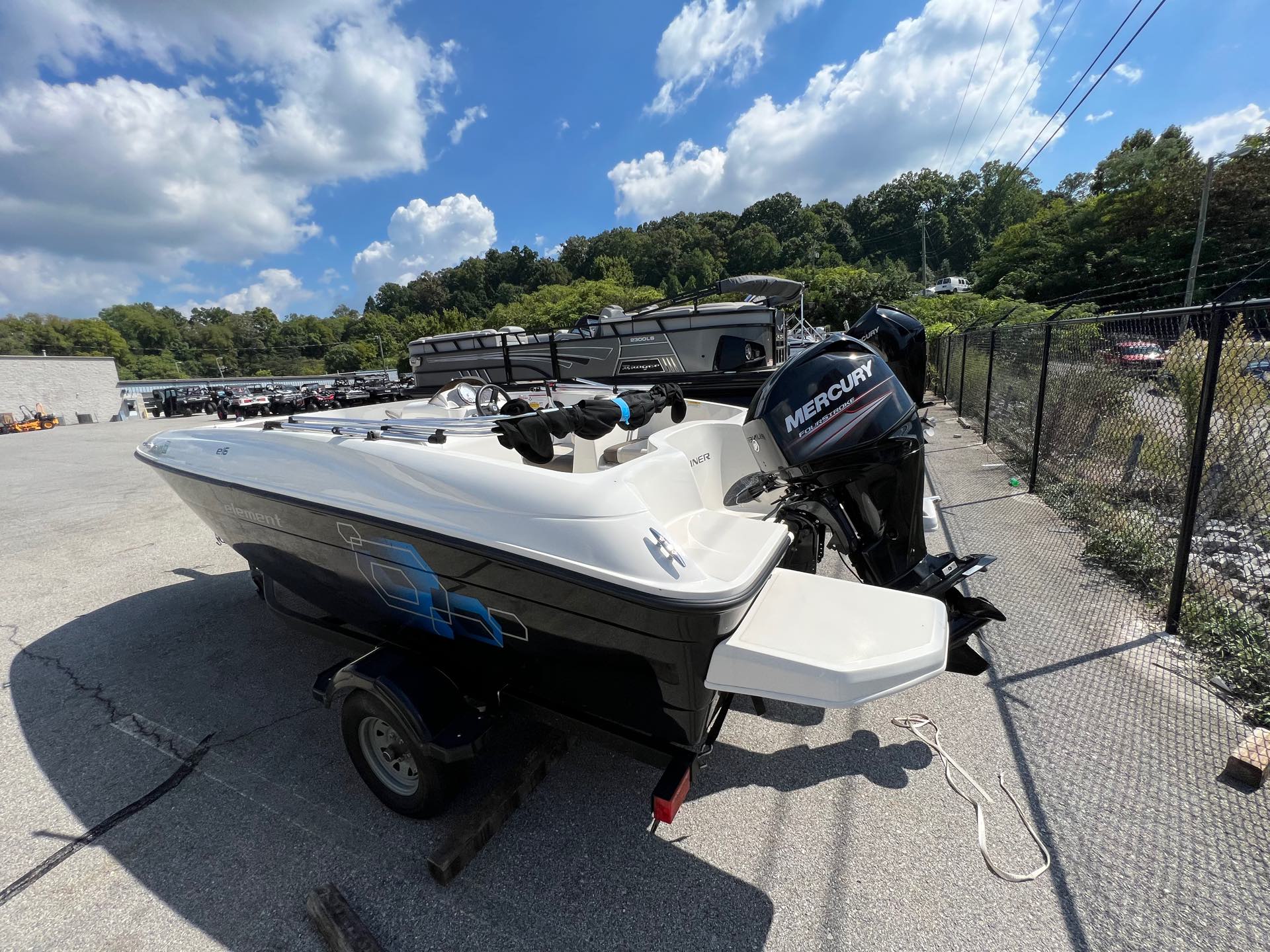 2018 Bayliner Element E16 at Knoxville Powersports