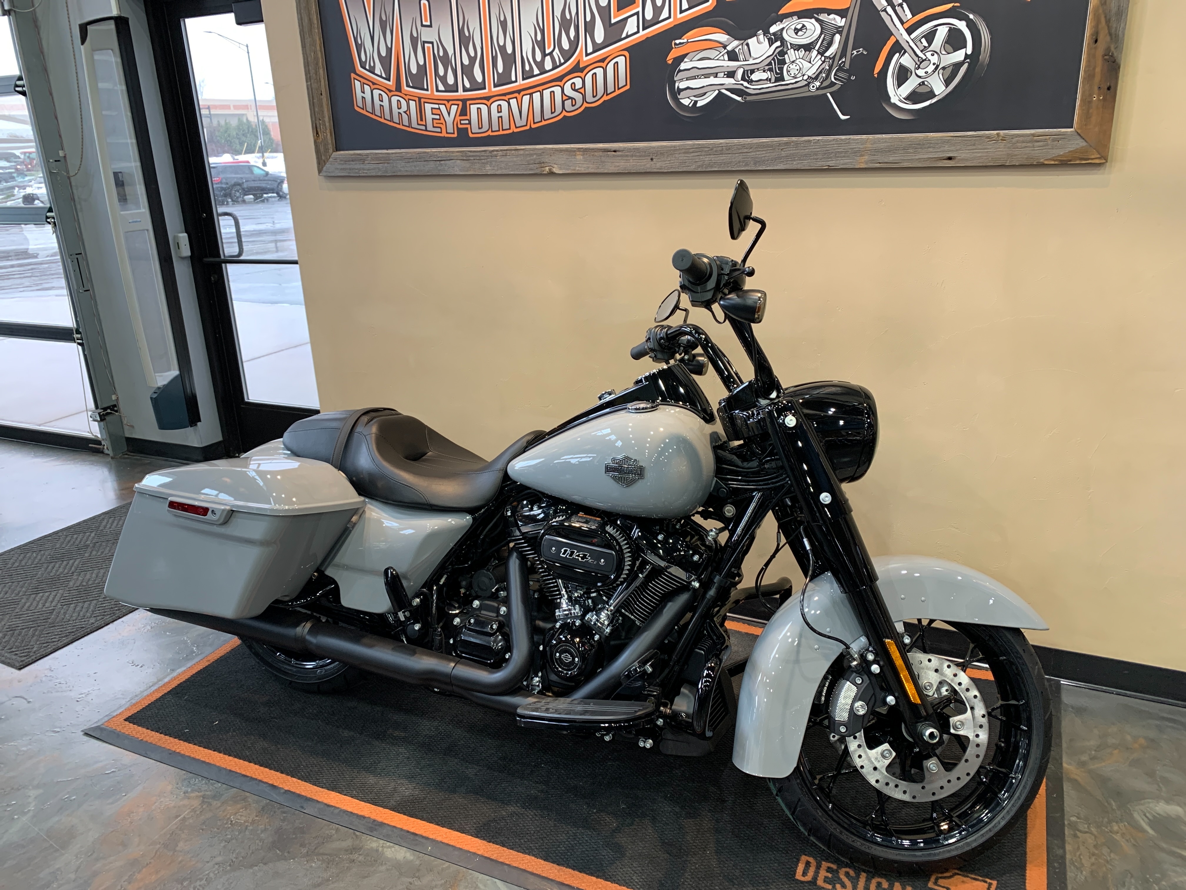 2024 Harley-Davidson Road King Special at Vandervest Harley-Davidson, Green Bay, WI 54303