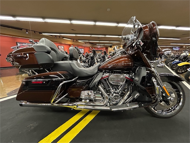 2019 Harley-Davidson Electra Glide CVO Limited at Holeshot Harley-Davidson