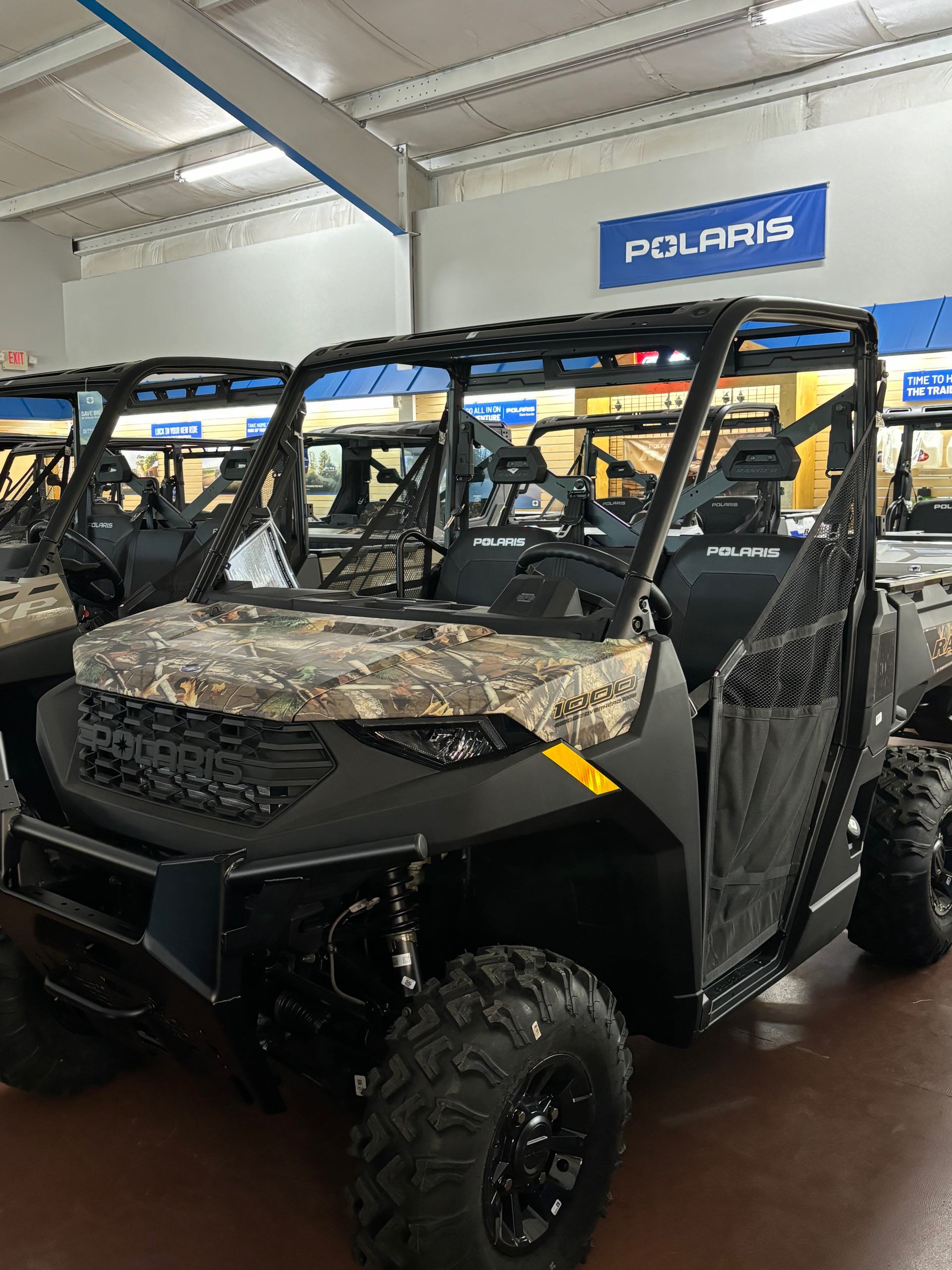 2024 Polaris Ranger 1000 Premium at Midwest Polaris, Batavia, OH 45103