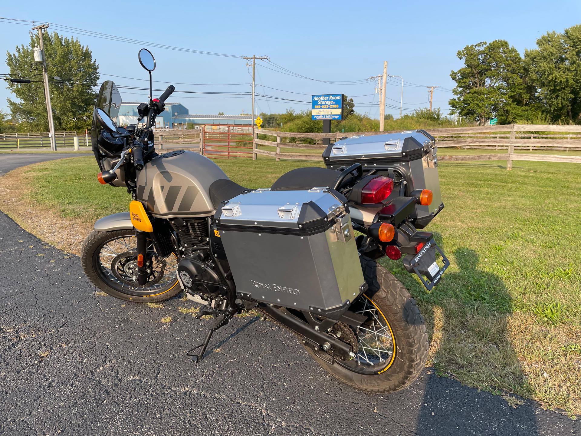 2023 Royal Enfield Scram 411 at Randy's Cycle