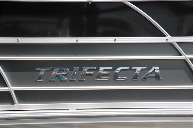 2020 Trifecta 22 RF Le Tri-toon at Jerry Whittle Boats