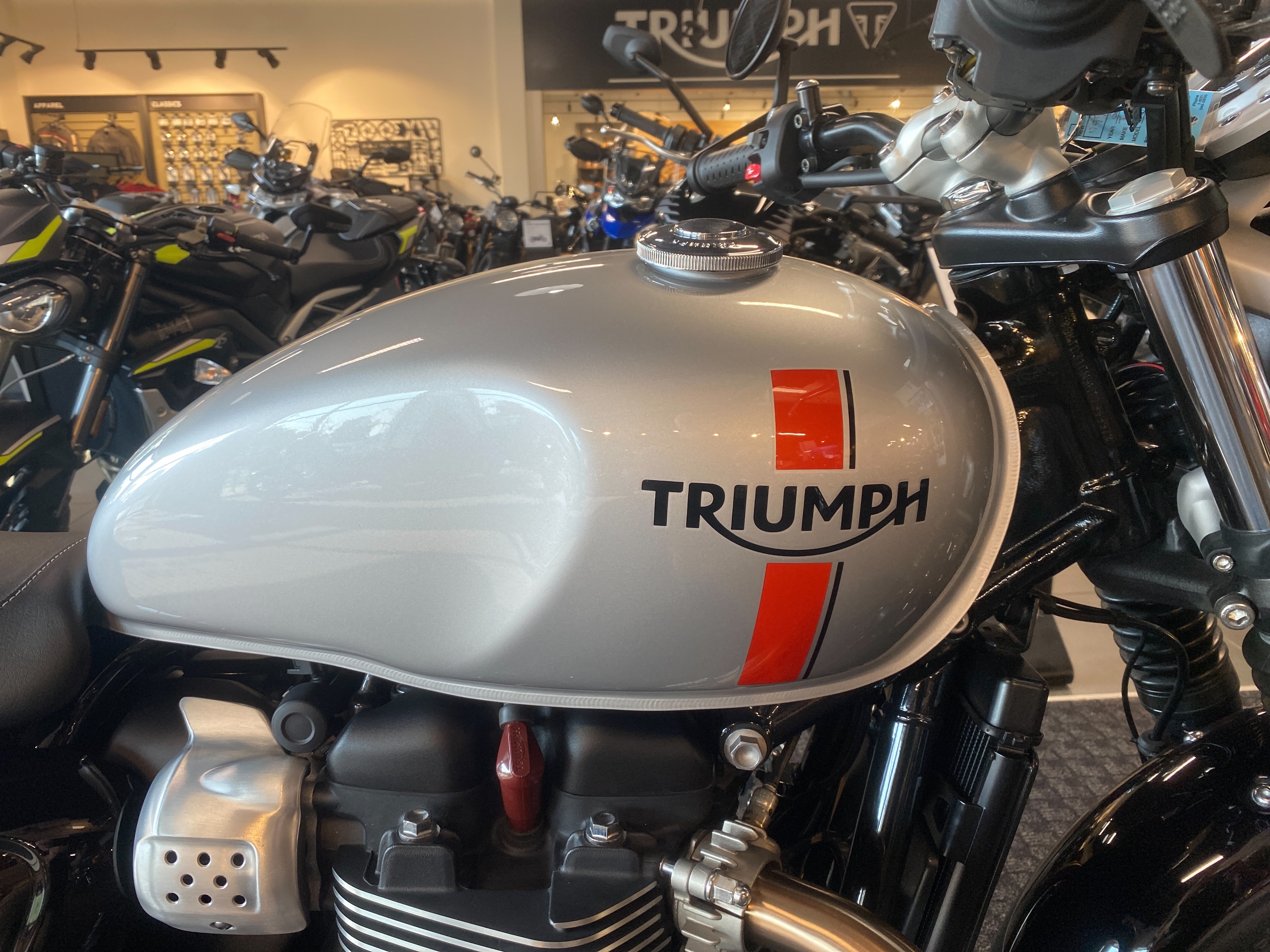 2017 Triumph Street Twin Base at Frontline Eurosports