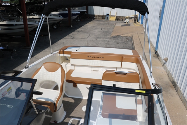 2020 Bayliner VR5 at Jerry Whittle Boats