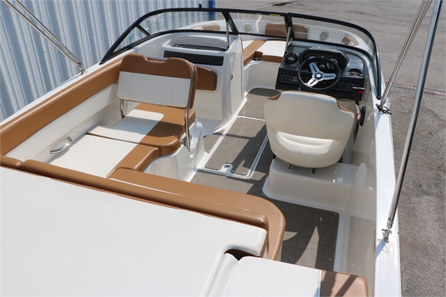 2020 Bayliner VR5 at Jerry Whittle Boats