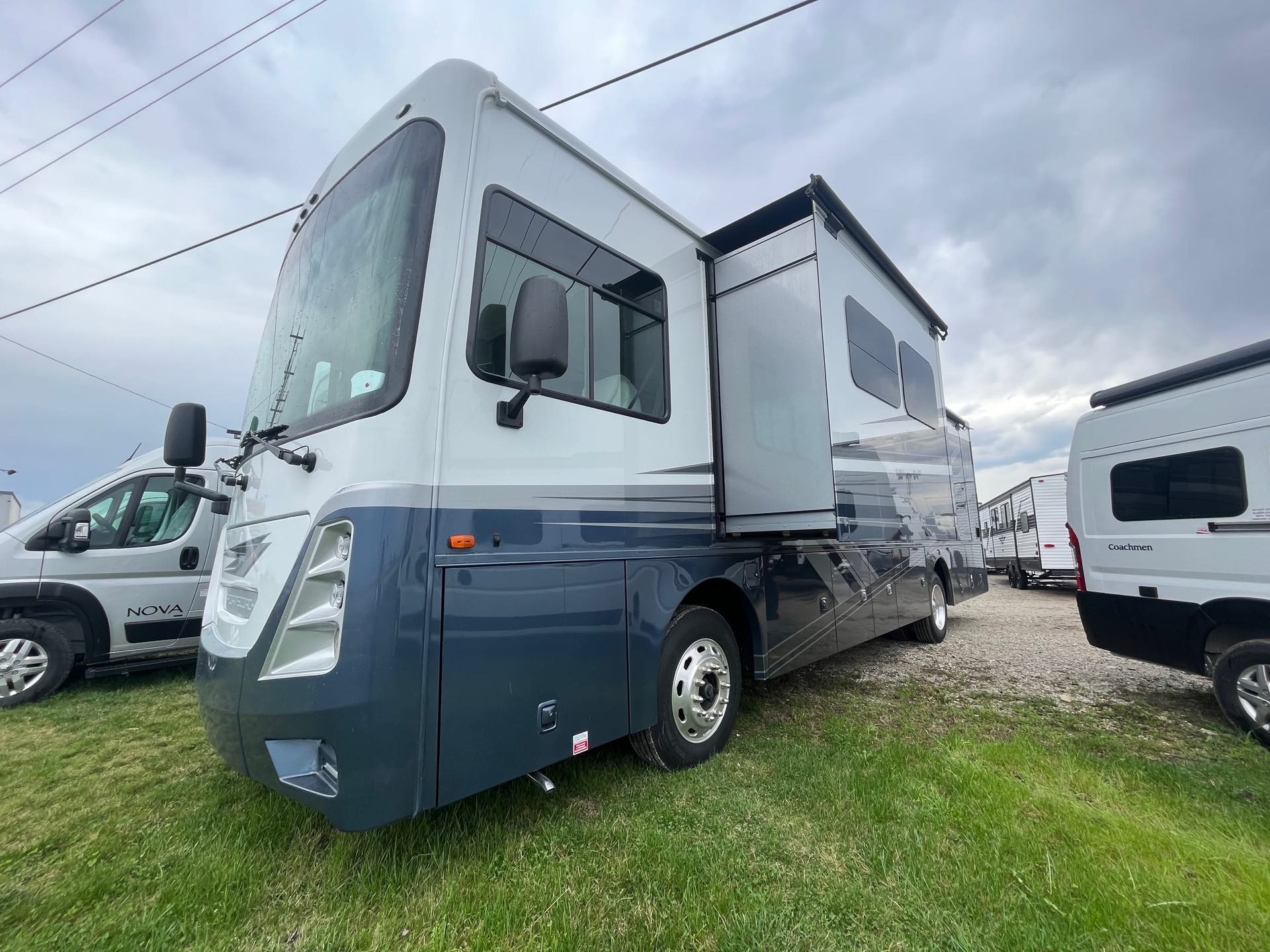 2023 Coachmen Sportscoach SRS 354QS at Prosser's Premium RV Outlet