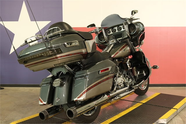2016 Harley-Davidson Electra Glide CVO Limited at Texas Harley