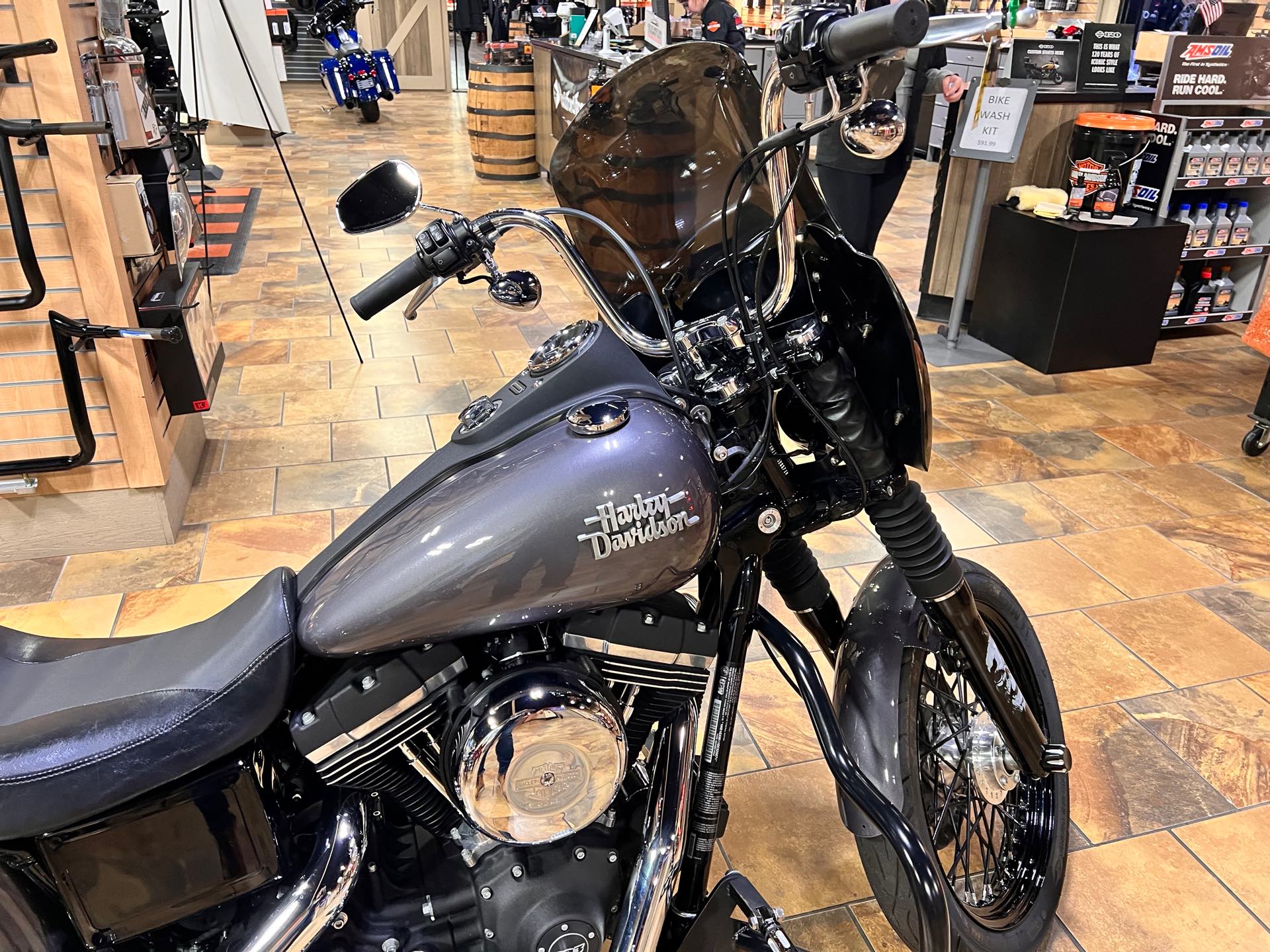 2016 Harley-Davidson Dyna Street Bob at Man O'War Harley-Davidson®