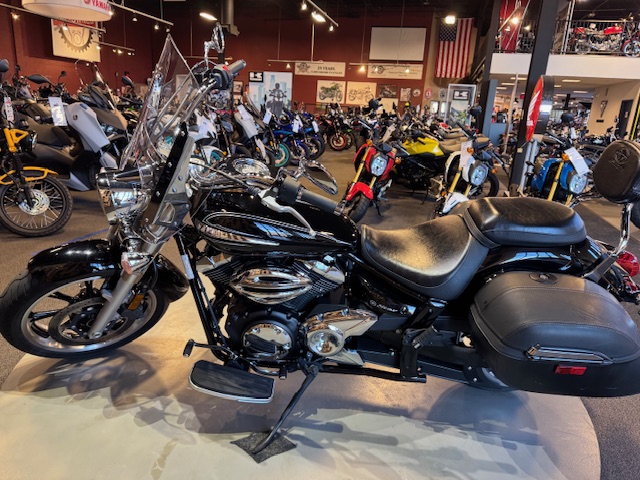 2012 Yamaha V Star 950 Tourer at Martin Moto