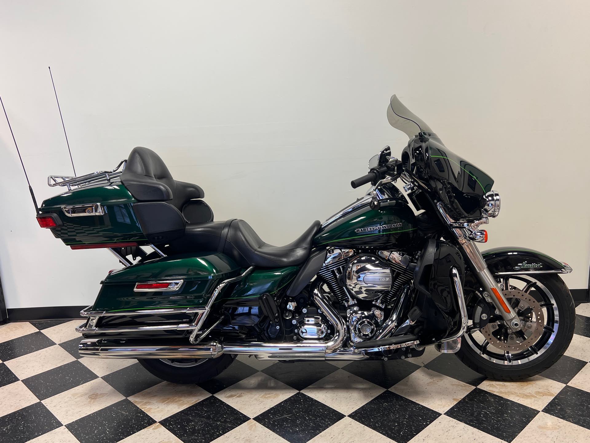 2015 Harley-Davidson Electra Glide Ultra Limited Low at Deluxe Harley Davidson