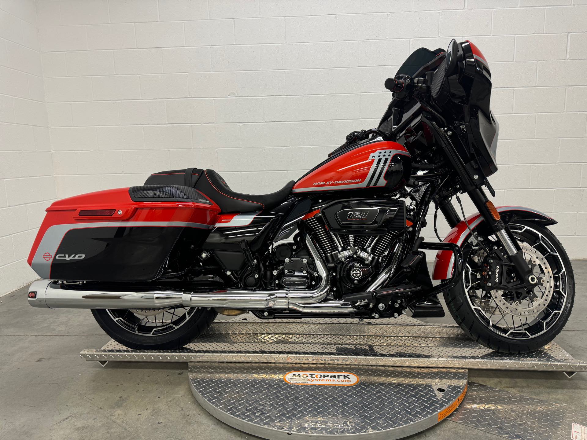 Harley Davidson Street Glide Cvo Skyline Harley Davidson