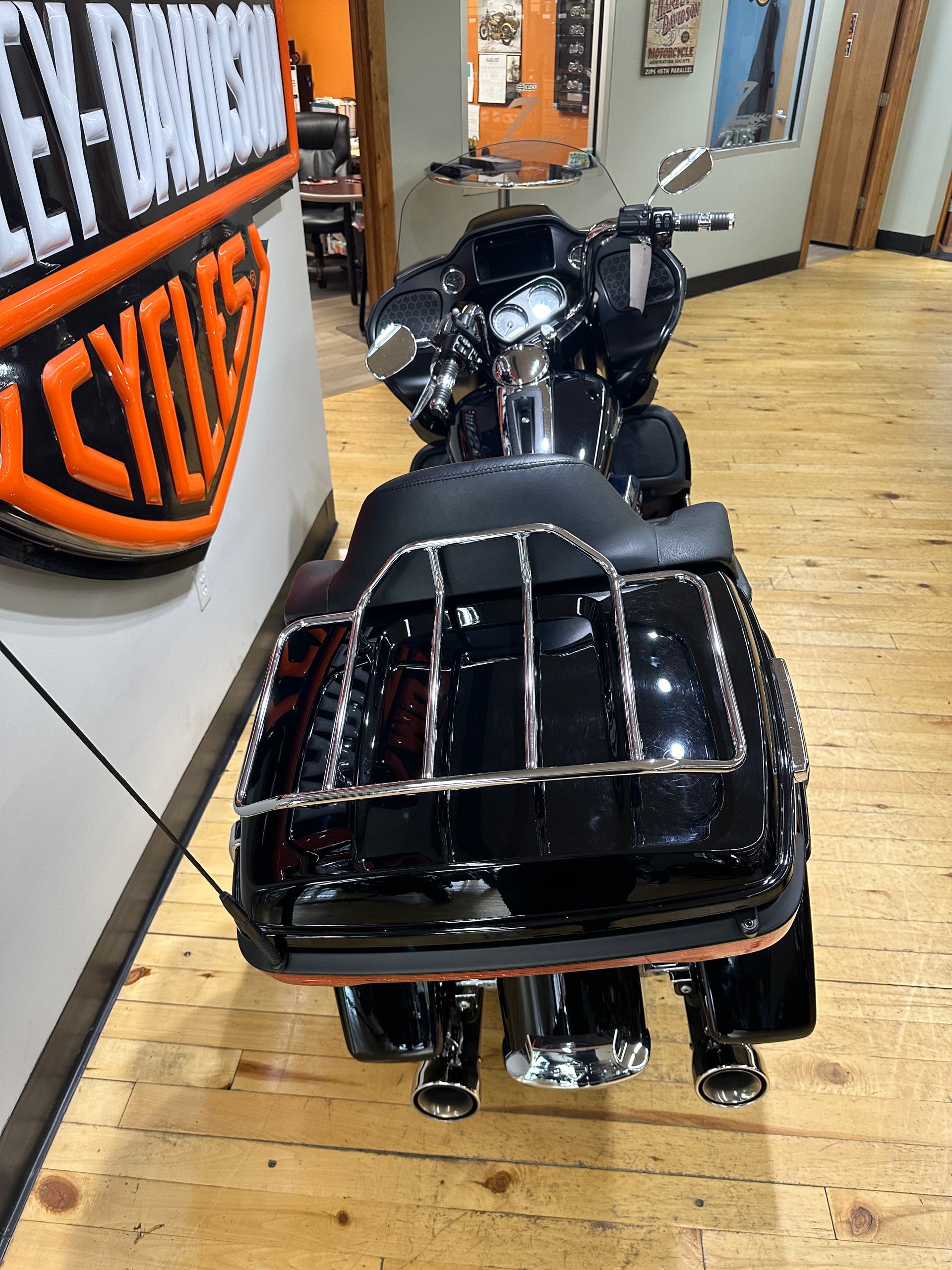 2019 Harley-Davidson Road Glide Ultra at Zips 45th Parallel Harley-Davidson