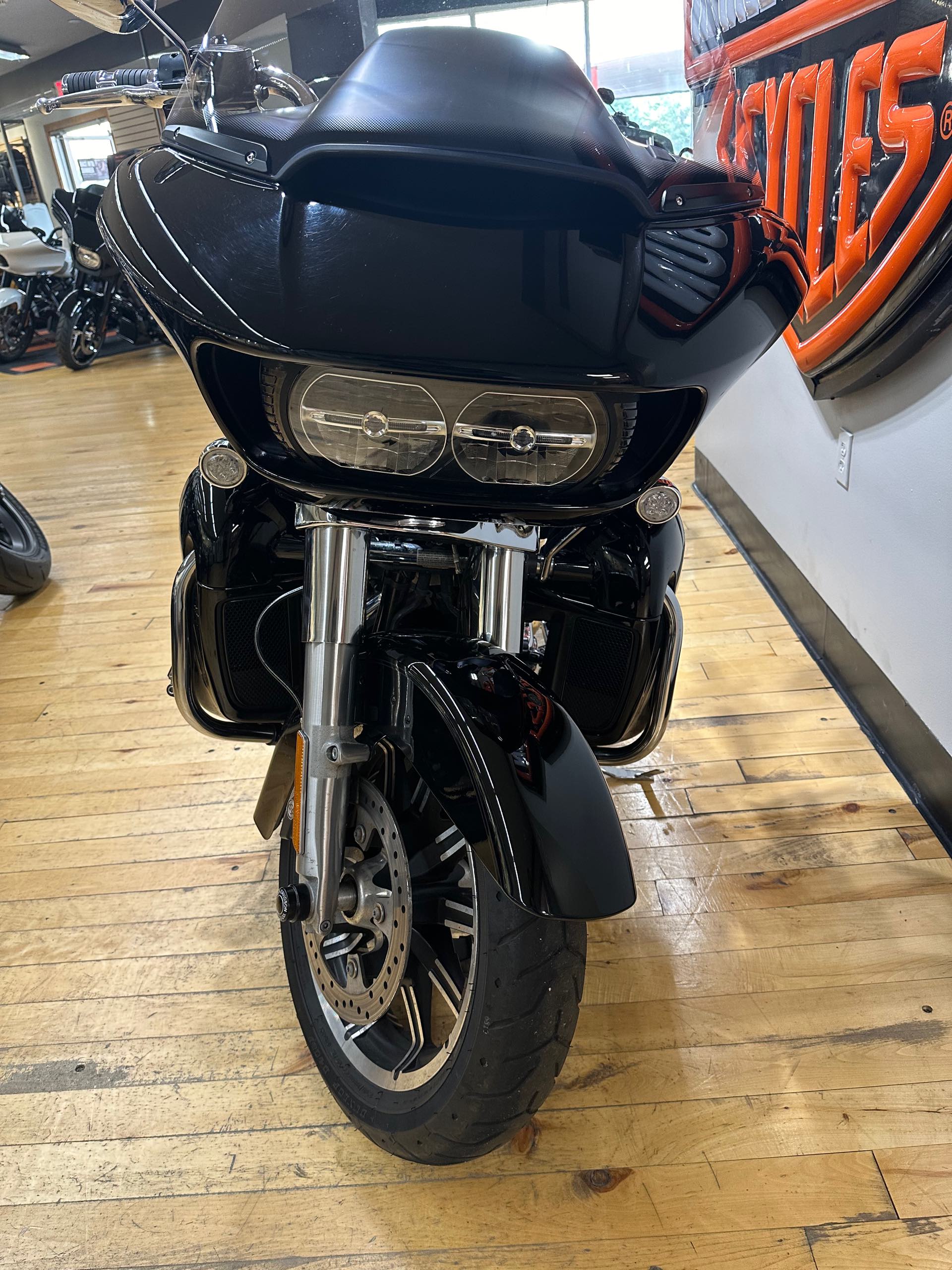 2019 Harley-Davidson Road Glide Ultra at Zips 45th Parallel Harley-Davidson