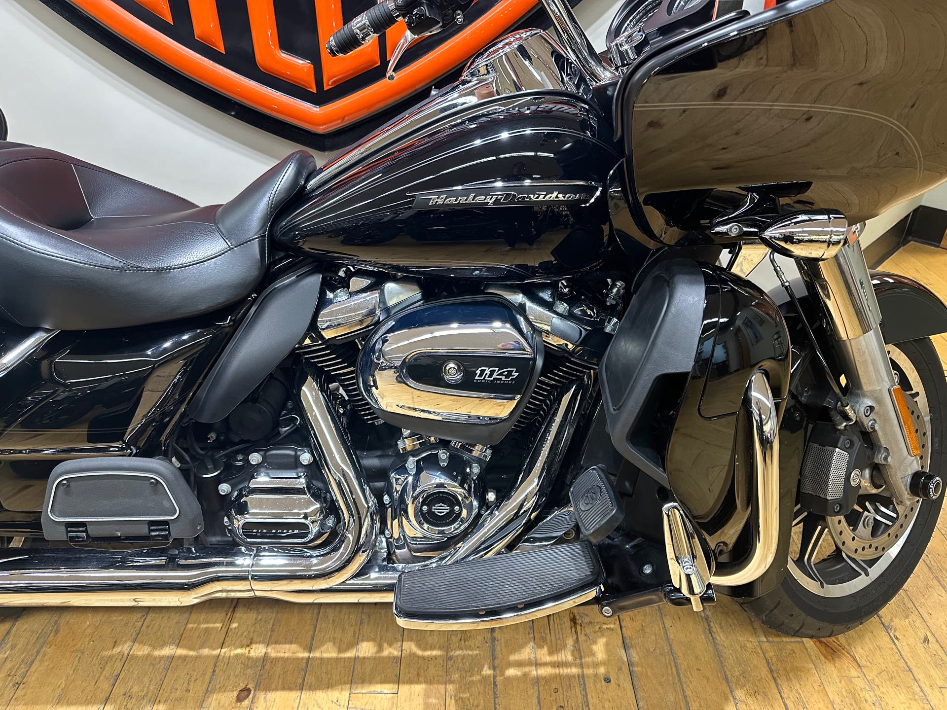 2019 Harley-Davidson Road Glide Ultra at Zips 45th Parallel Harley-Davidson