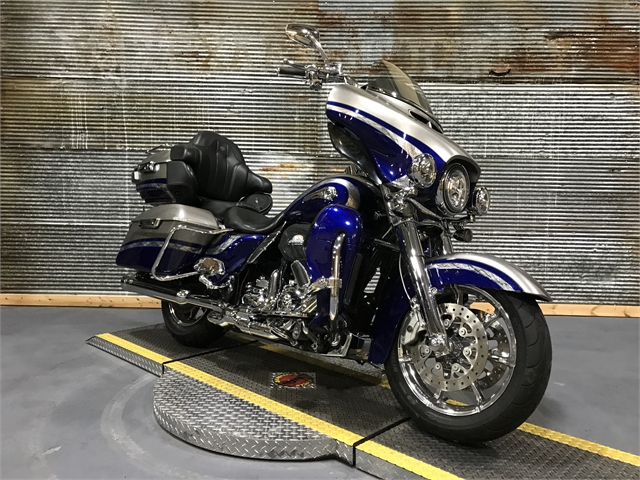 2016 Harley-Davidson Electra Glide CVO Limited at Texarkana Harley-Davidson