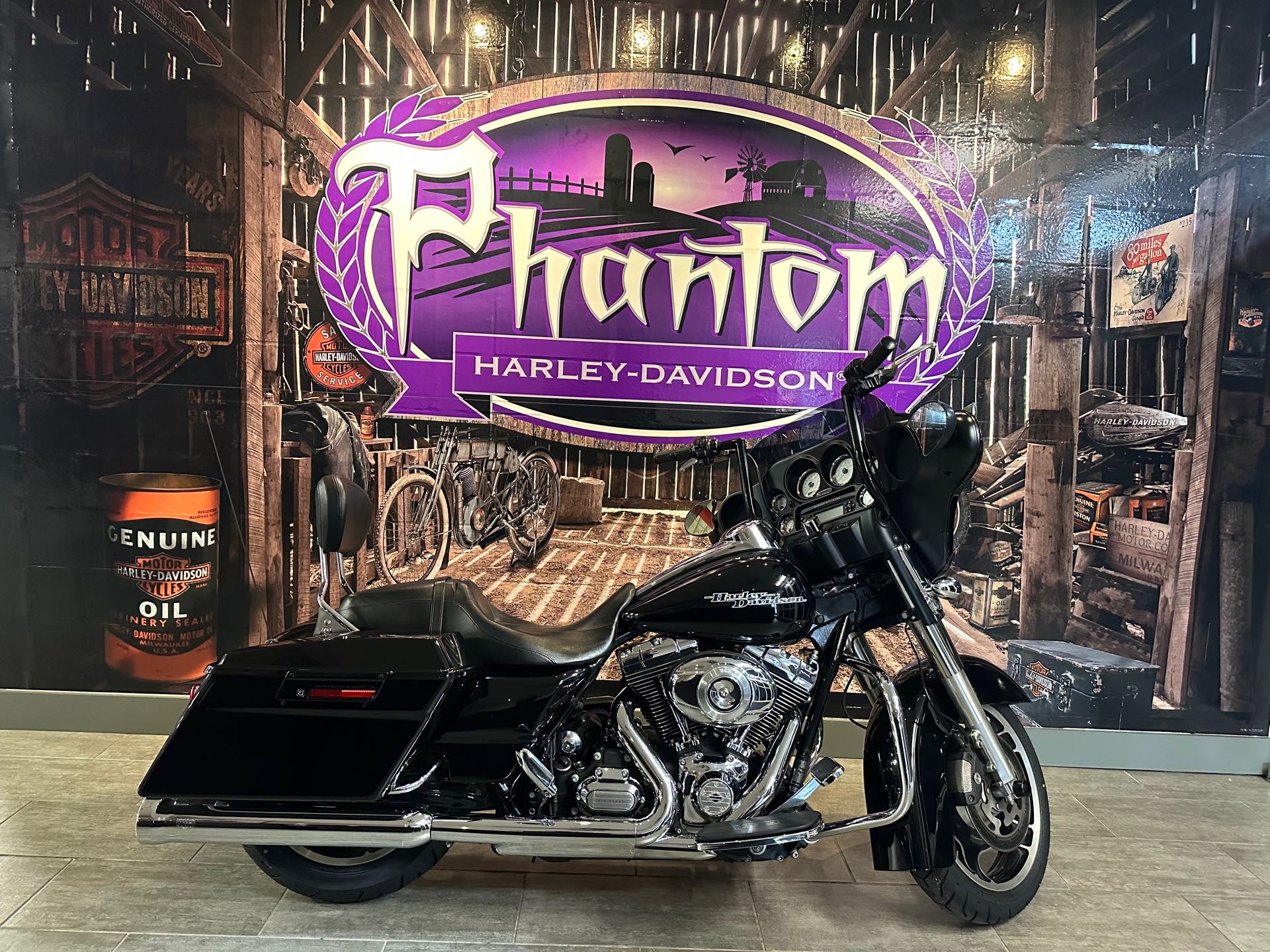 2013 Harley-Davidson Street Glide Base at Phantom Harley-Davidson