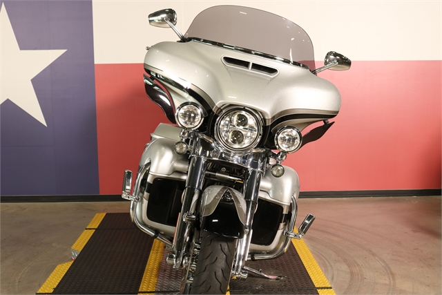 2017 Harley-Davidson Electra Glide CVO Limited at Texas Harley
