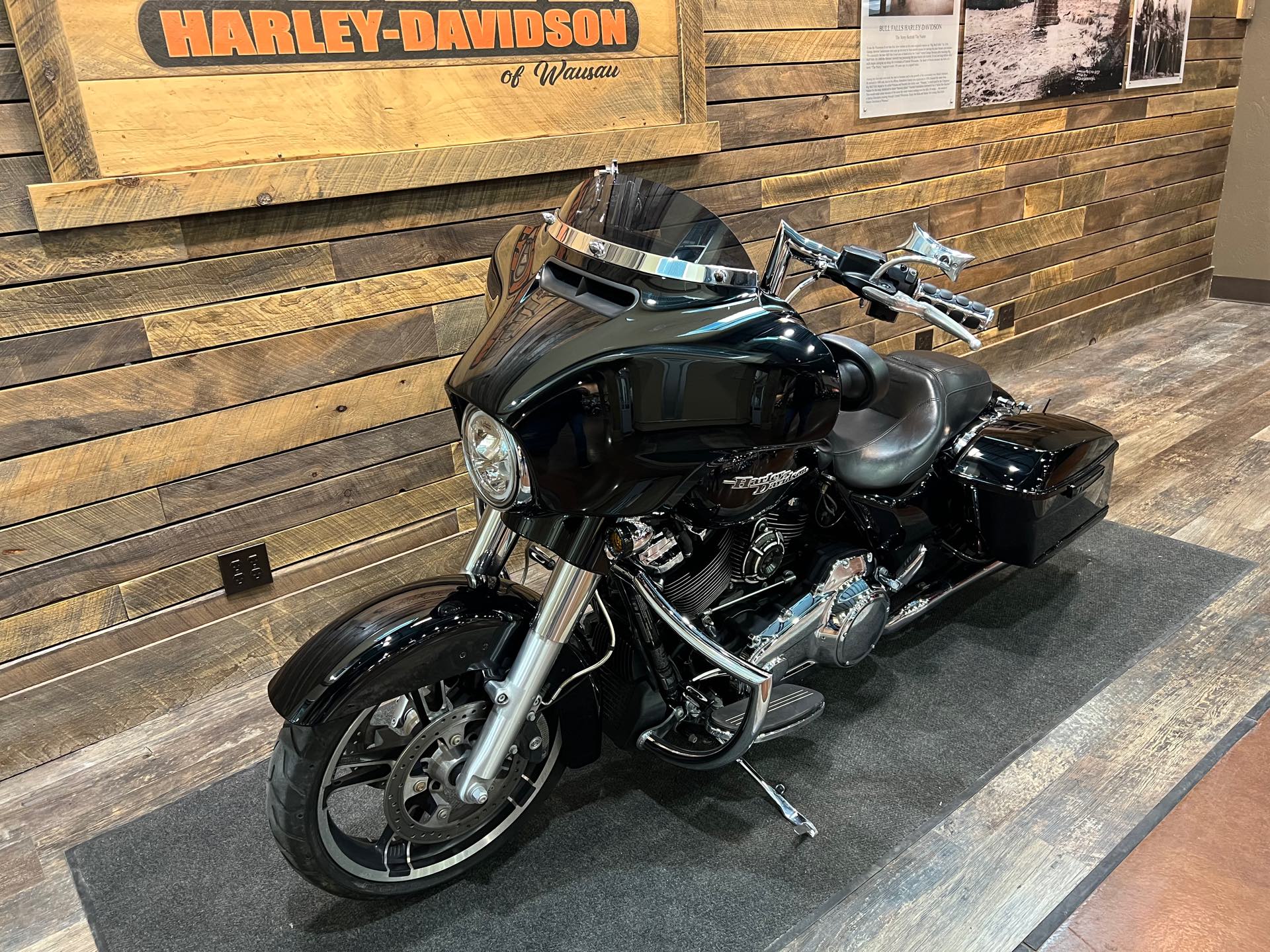 2017 Harley-Davidson Street Glide Special at Bull Falls Harley-Davidson