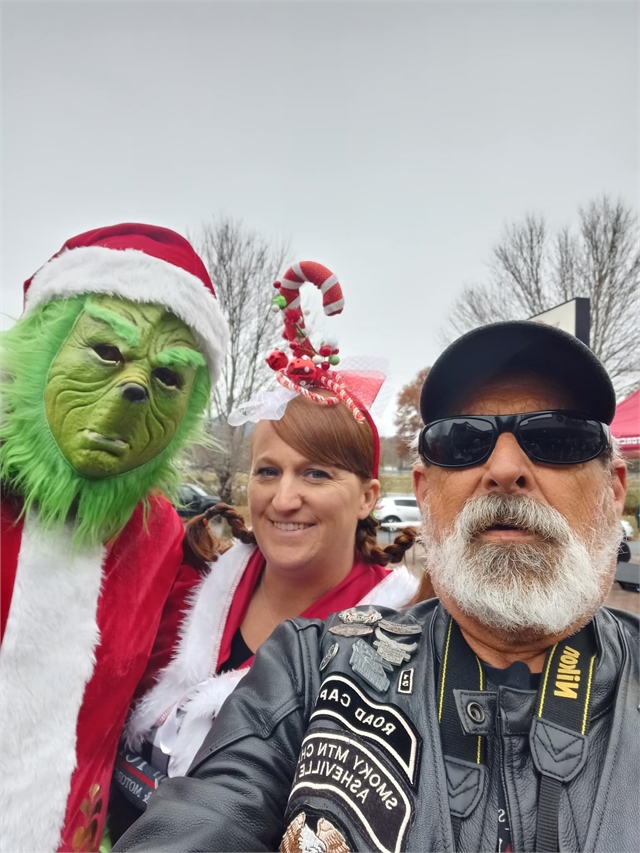 2023 Santa Selfies Photos at Smoky Mountain HOG