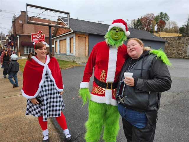 2023 Santa Selfies Photos at Smoky Mountain HOG