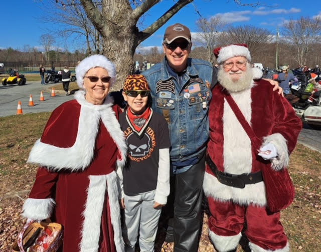 2023 Santa Selfies Photos at Smoky Mountain HOG