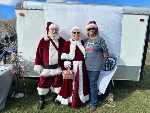 2023 Santa Selfies Photos at Smoky Mountain HOG