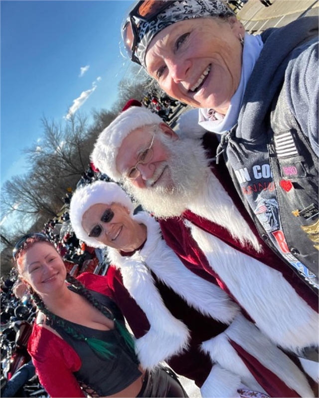 2023 Santa Selfies Photos at Smoky Mountain HOG