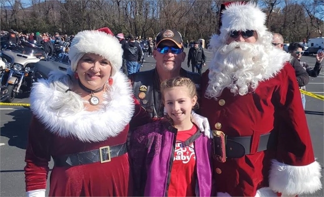 2023 Santa Selfies Photos at Smoky Mountain HOG