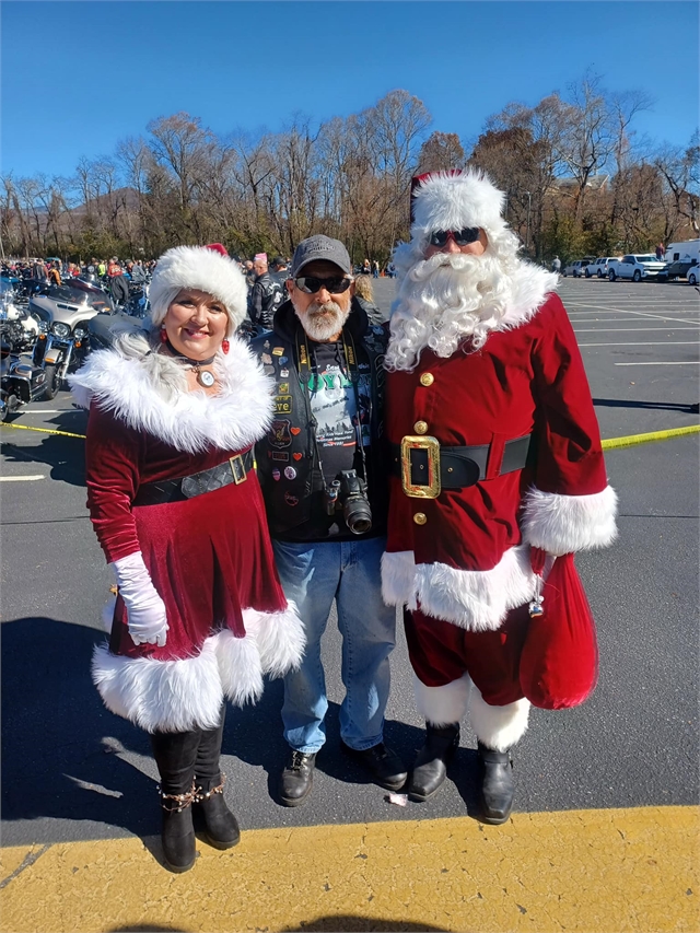 2023 Santa Selfies Photos at Smoky Mountain HOG