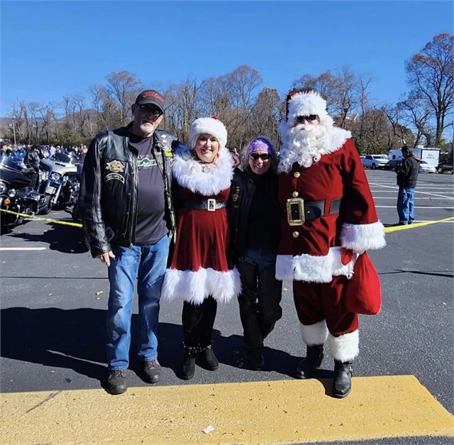 2023 Santa Selfies Photos at Smoky Mountain HOG