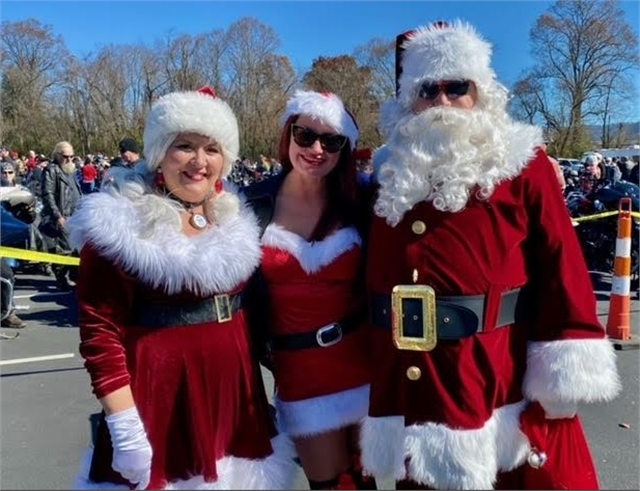 2023 Santa Selfies Photos at Smoky Mountain HOG