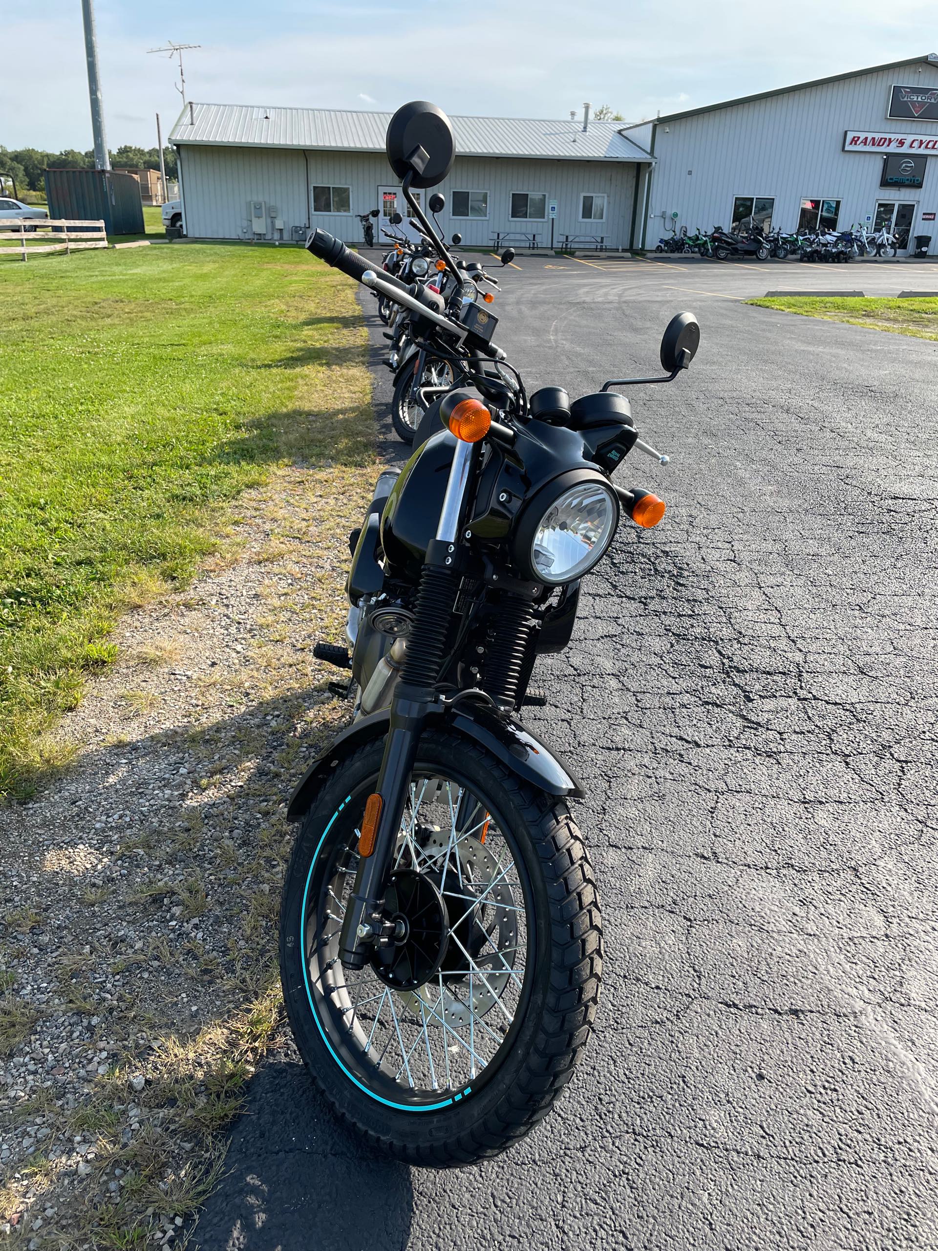 2023 Royal Enfield Scram 411 at Randy's Cycle