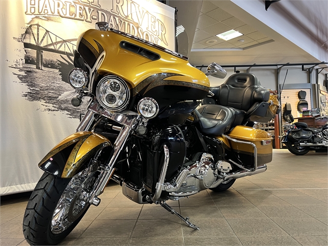 2015 Harley-Davidson Electra Glide CVO Limited at Great River Harley-Davidson