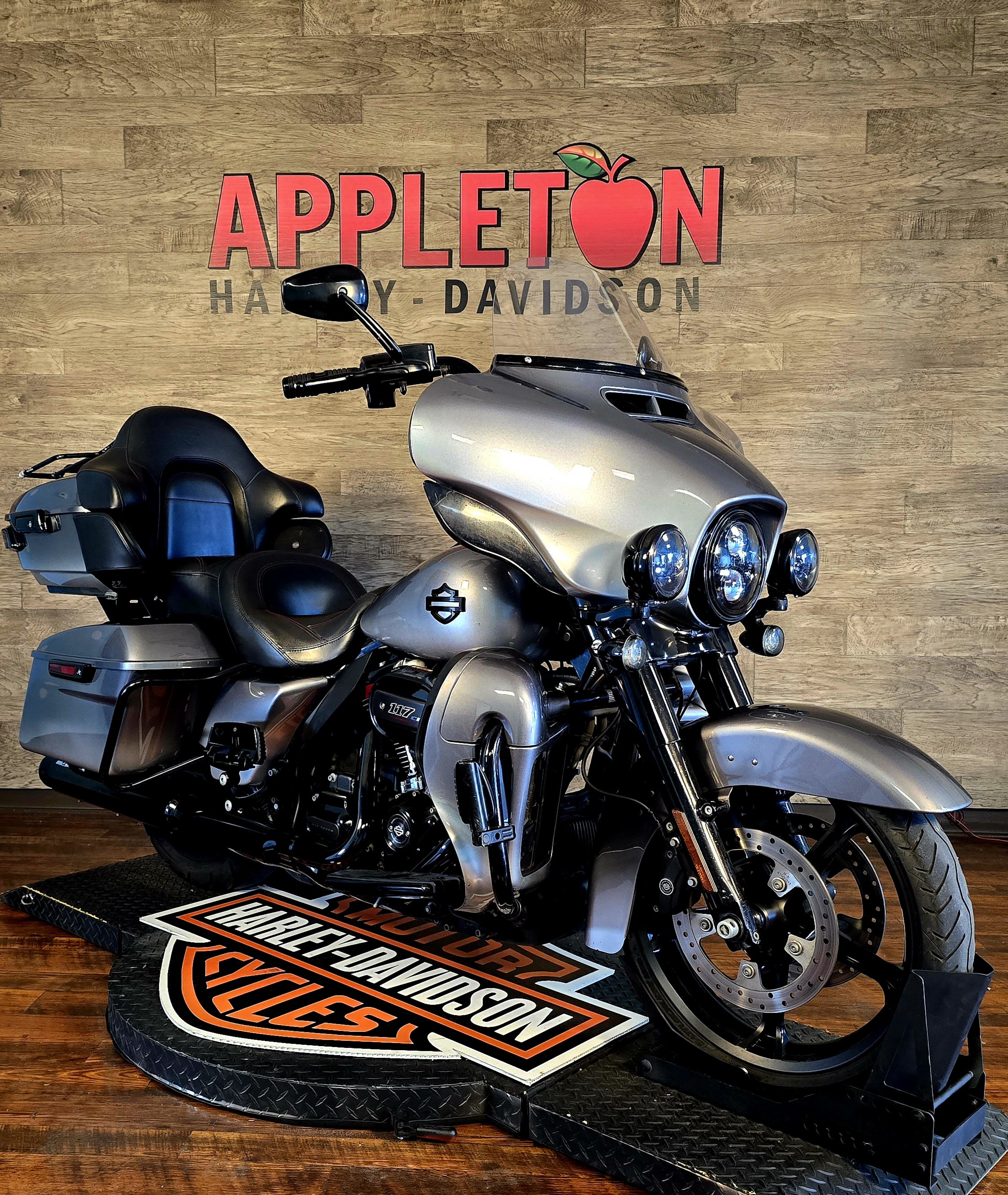 2019 Harley-Davidson Electra Glide CVO Limited at Appleton Harley-Davidson