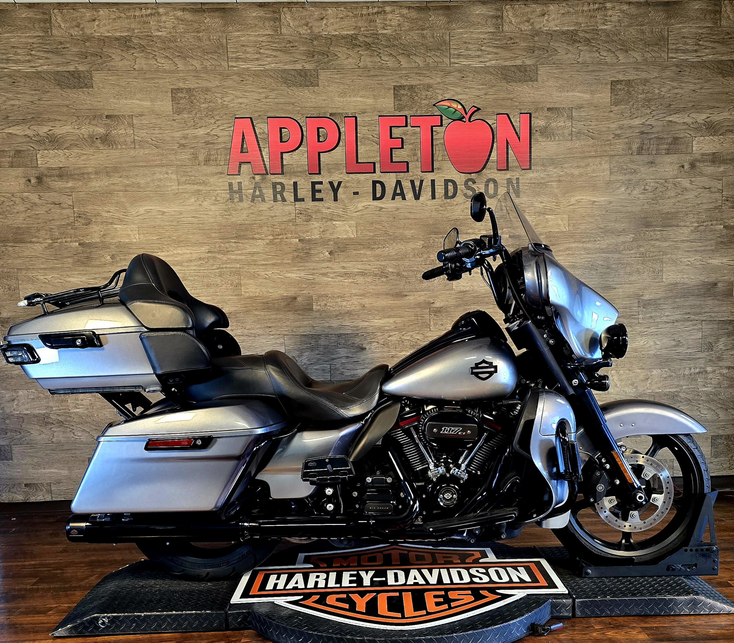 2019 Harley-Davidson Electra Glide CVO Limited at Appleton Harley-Davidson